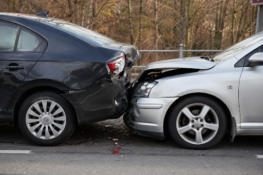 Professionelles Schadengutachten nach Auffahrunfall Auffahrunfall mit Heckschaden zweier PKW für ein Kfz-Schadengutachten